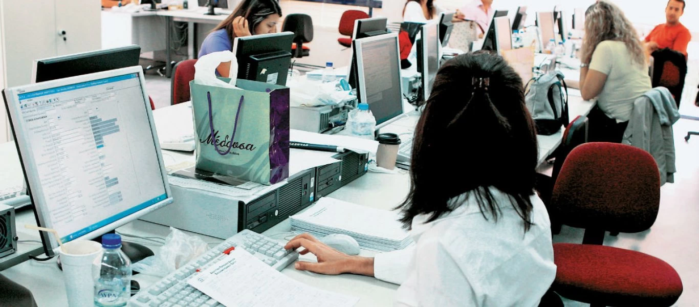 Νέο ελαστικό ωράριο έως 45 ώρες την εβδομάδα - Τι αλλάζει σε εργασιακό και ασφαλιστικό